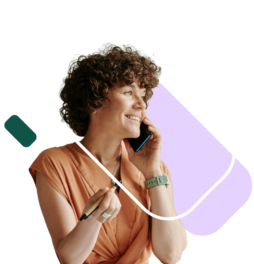 Profesional de empresa revisando cumplimiento; invitación al diagnóstico Cellentia